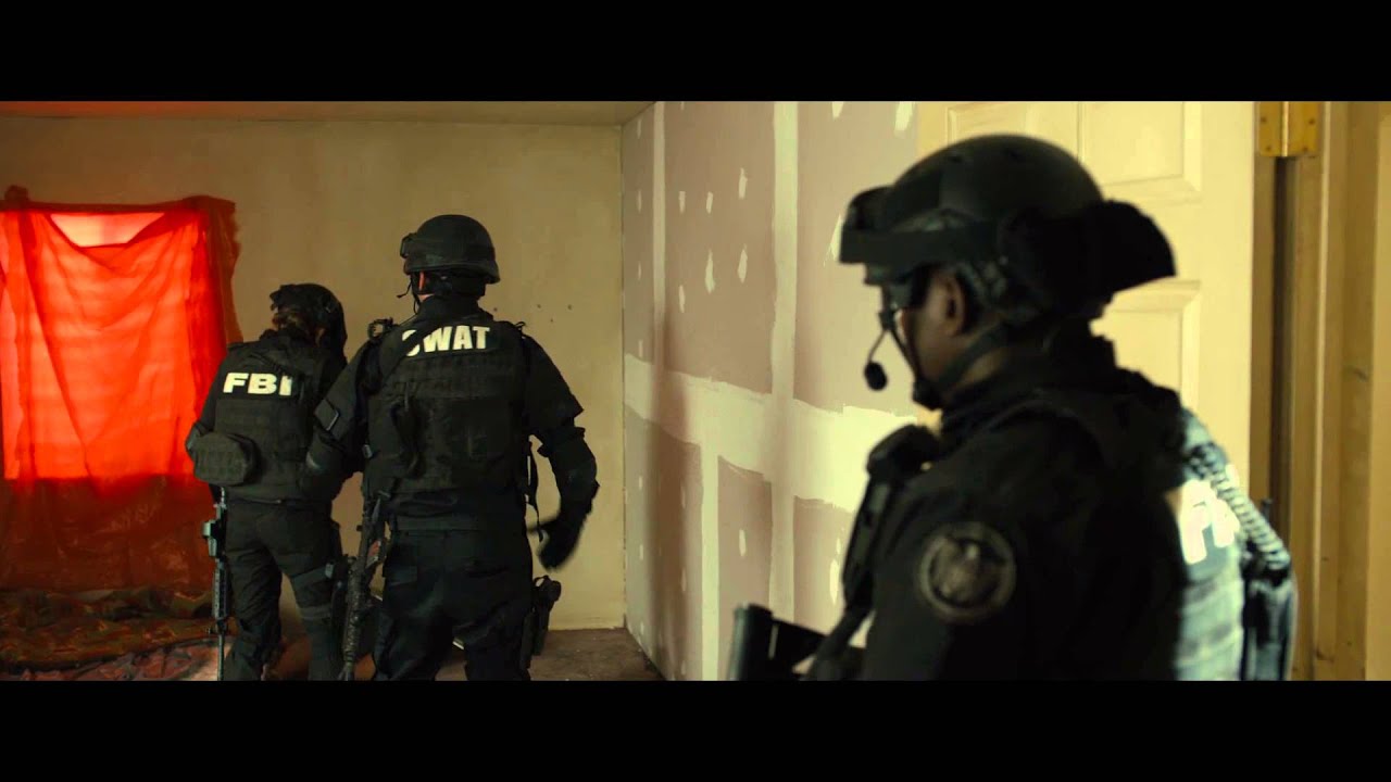 SICARIO – Scena del film in italiano “Irruzione”