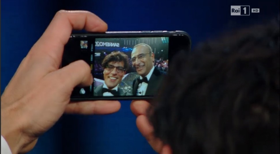Il selfie di Garko a Sanremo 2016