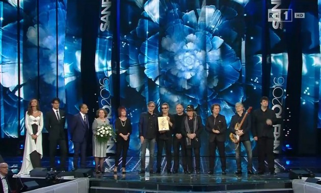 Sanremo 2016 terza serata: vincono gli Stadio con La sera dei miracoli