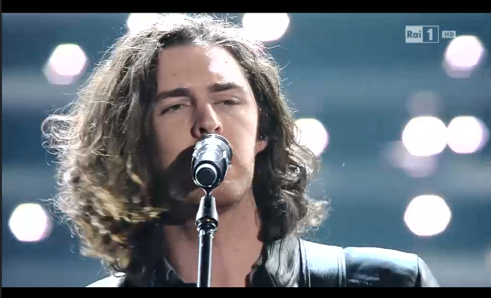 Hozier ospite a Sanremo 2016 canta Take Me To Church (Foto e video)