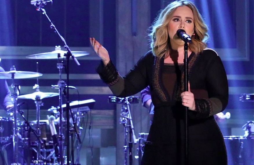 Grammy 2016, Adele: “Ho pianto un giorno intero per le stecche”