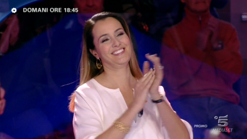 La Domenica di Caduta Libera, Roberta Capua trionfa (insieme alla bella tv)