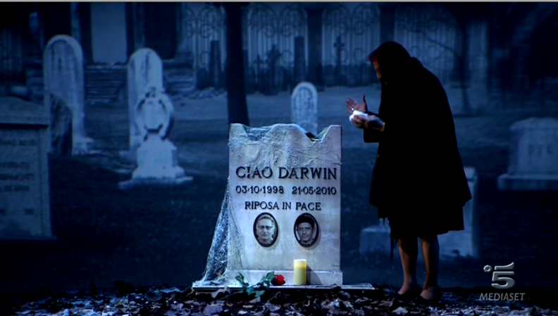 Ciao Darwin 7 – La Resurrezione, da venerdì 18 marzo su Canale5 (il promo funebre)