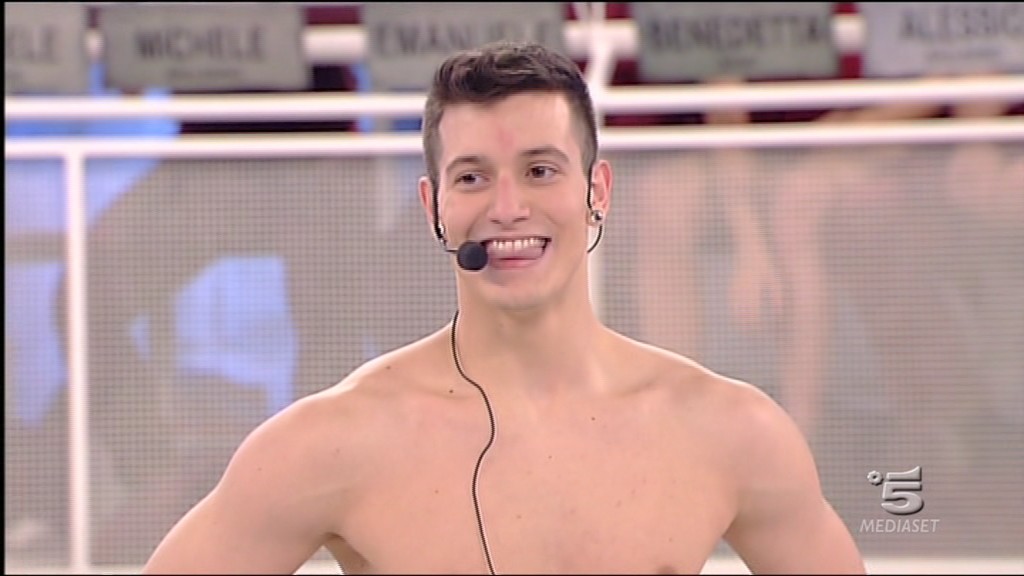 Amici 15, puntata del 5 marzo: al serale Alessio, Andreas e Gabriele, sfida di canto tra direttori artistici