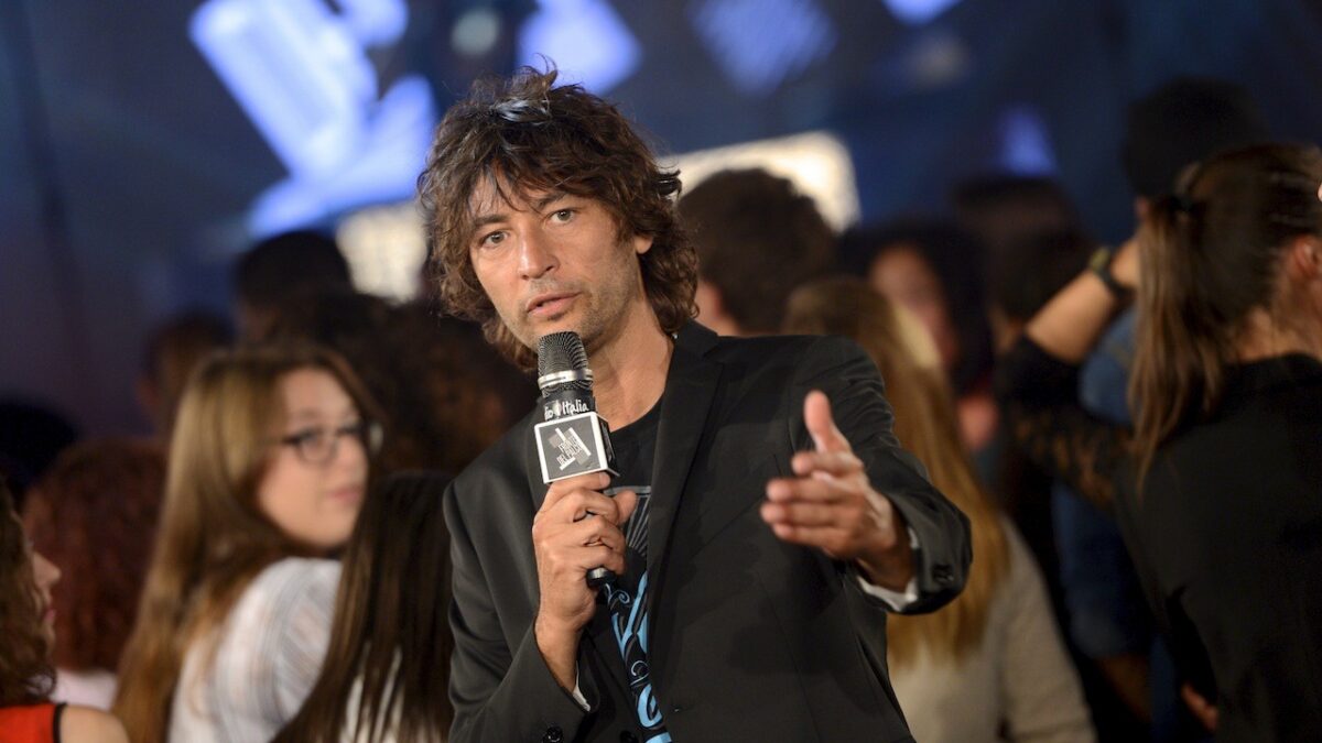 Fronte del palco, i Negramaro aprono la prima puntata della terza edizione