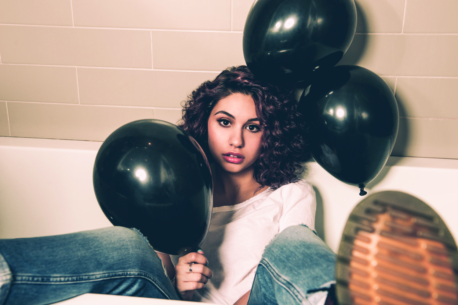 Alessia Cara, Know-it-all: “Non bisogna mai chiedere scusa per quello che si è”