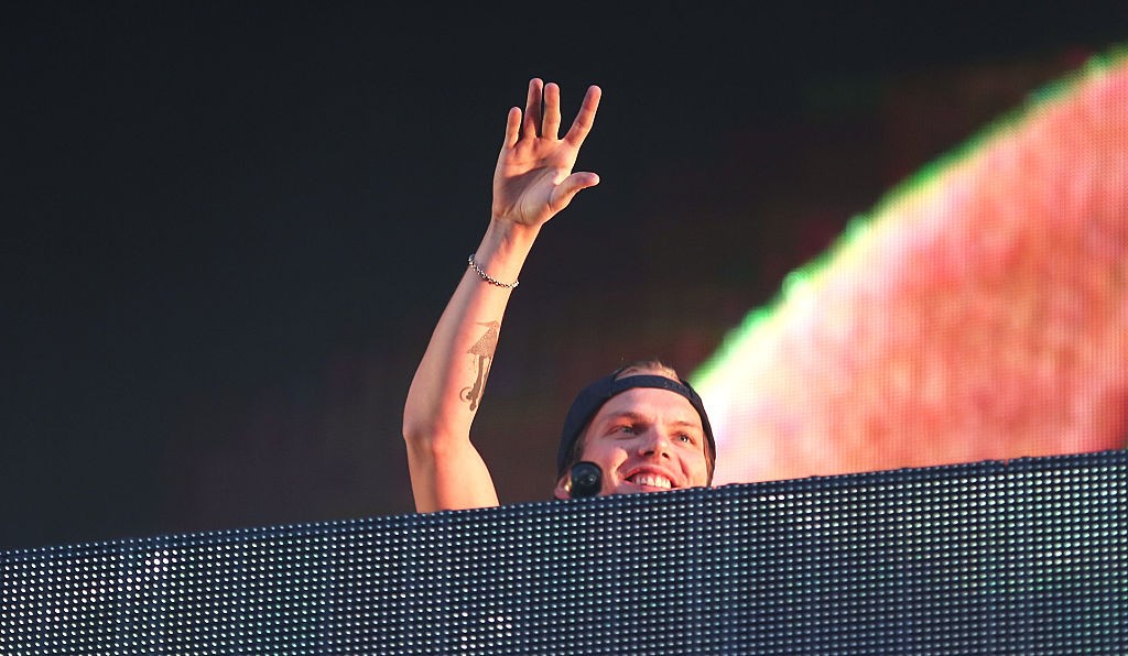 Avicii, lettera di addio ai fan: “Il 2016 è l’ultimo anno di concerti. Tornerò, ma non subito”