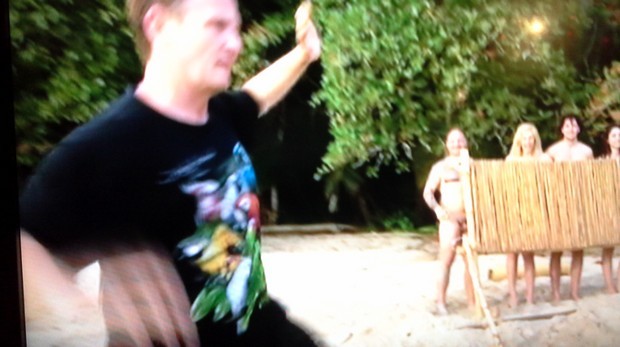 Isola dei Famosi 2016, Giacobbe Fragomeni nud0 in diretta (Foto)