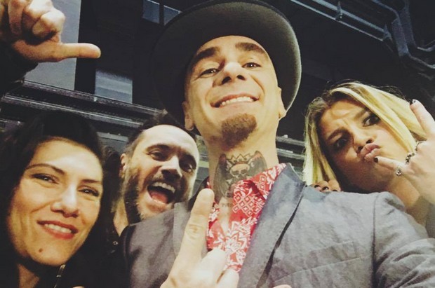 Amici 15, J-Ax, la necessità di giustificare ogni scelta televisiva… e il business