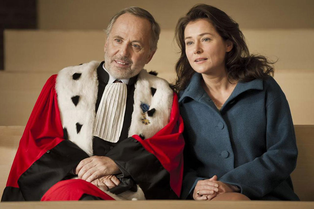 La Corte: il trailer italiano della commedia di Christian Vincent