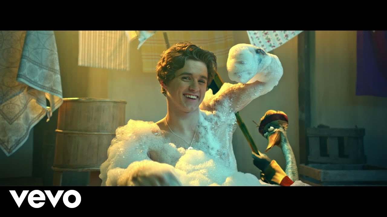The Vamps – Kung Fu Fighting