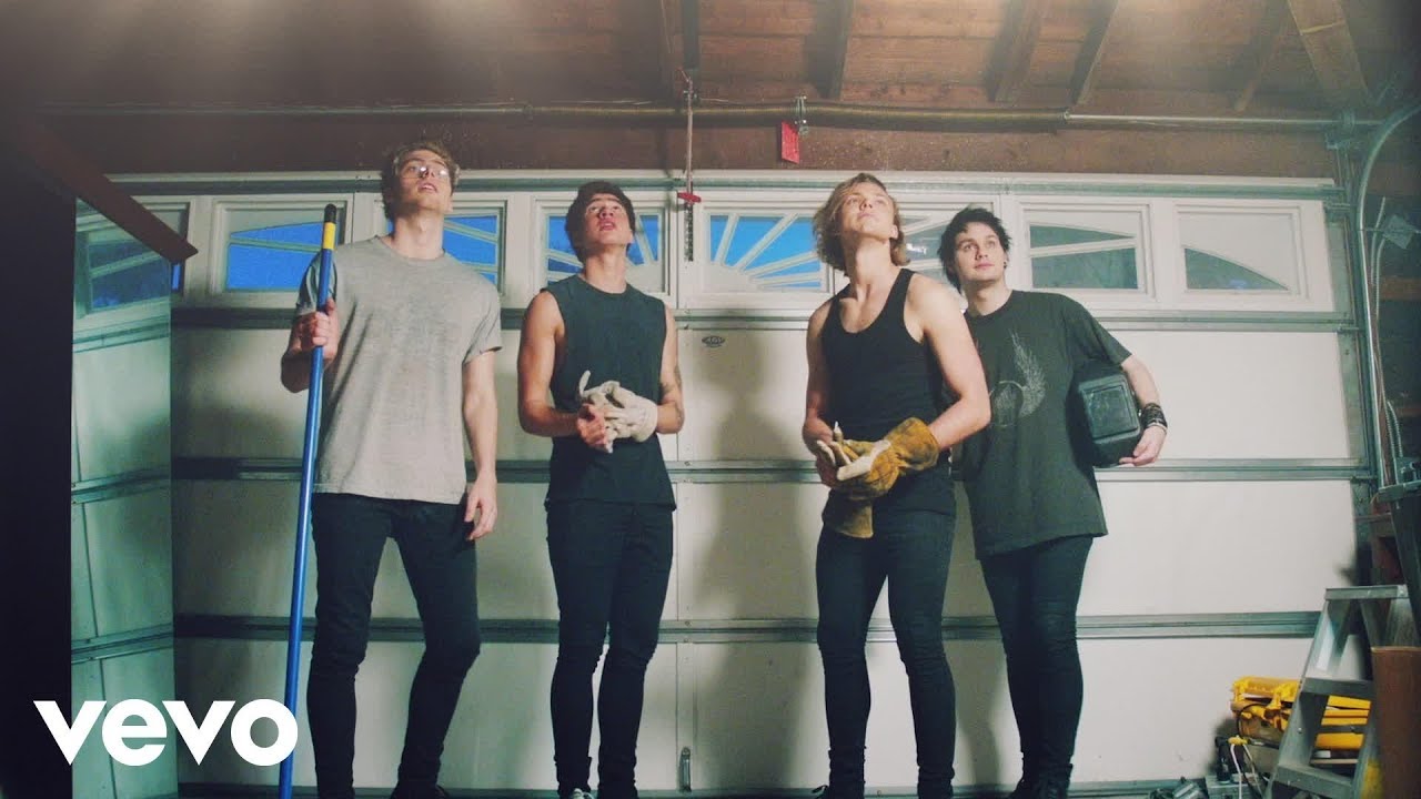5 Seconds of Summer – She’s Kinda Hot