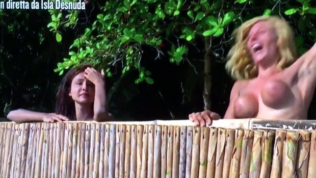 Isola dei Famosi 11, Paola Caruso: t0pless in diretta (Video)