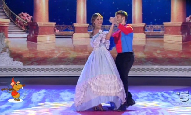 Pequenos Gigantes, la famiglia allargata Fascino e la ritrovata verginità di Belen (e Stefano)