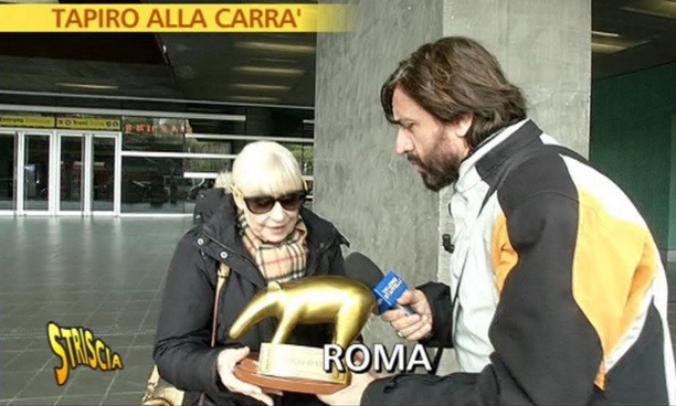 The Voice 2016, Raffaella Carrà: tapiro di Striscia la notizia per le dichiarazioni sulle donne iraniane