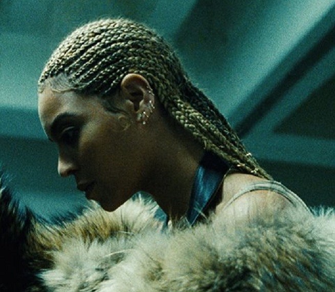 Classifica musica inglese 29 aprile 2016: vince ancora Drake tra i singoli, Beyoncé con Lemonade al primo posto tra gli album