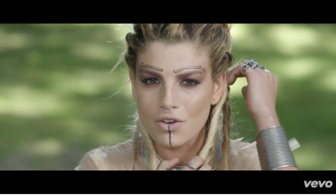 Emma, Il paradiso non esiste: testo e video ufficiale