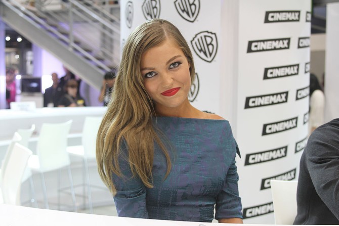 Serie TV, novità: Lili Simmons in Westworld, Madeline Brewer in un episodio di Black Mirror
