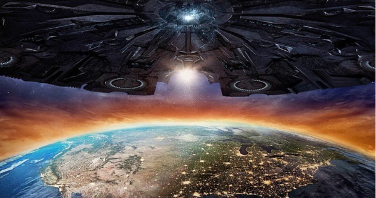Independence Day 2: il regista Roland Emmerich descrive una nuova astronave madre
