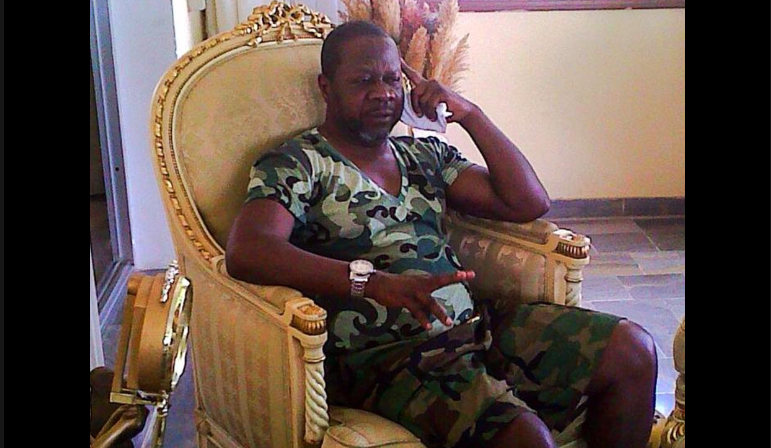 Papa Wemba è morto dopo un malore sul palco: era definito ‘il re della rumba rock’ [video]