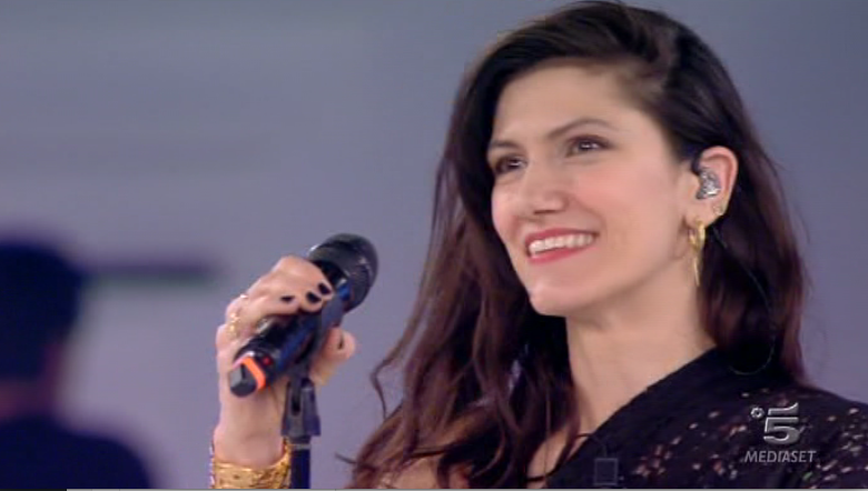 Amici fa bene ad Elisa?