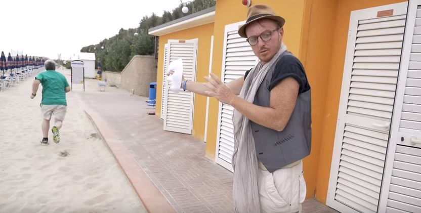 Tutto può accadere nel villaggio dei miracoli (2015) di Modestino Di Nenna