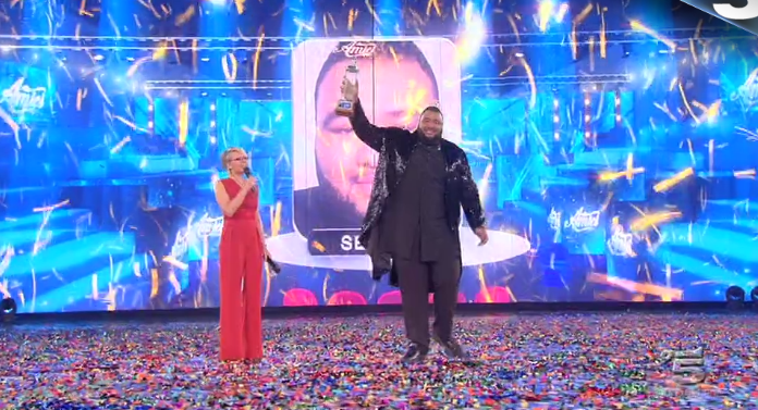 Amici 2016 Finale | Diretta | Sergio vince, a Elodie il Premio della Critica