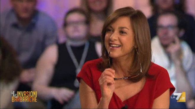 Rai 3, Daria Bignardi vieta scollature, orecchini vistosi e tacco 12