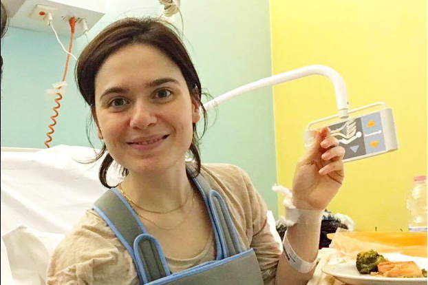 Erica Mou investita in bicicletta qualche settimana fa: “Per un po’ non ci vedremo, ma tornerò prestissimo”