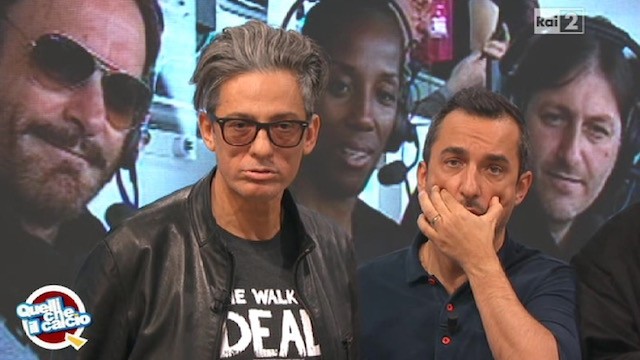Quelli che il calcio, Fiorello ospite a sorpresa di Savino: “Sei la Maria De Filippi di Raidue!” (video)