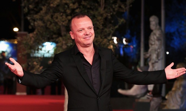 Siae e Mogol contro Gigi d’Alessio: “SoundReef paga per andare da loro”