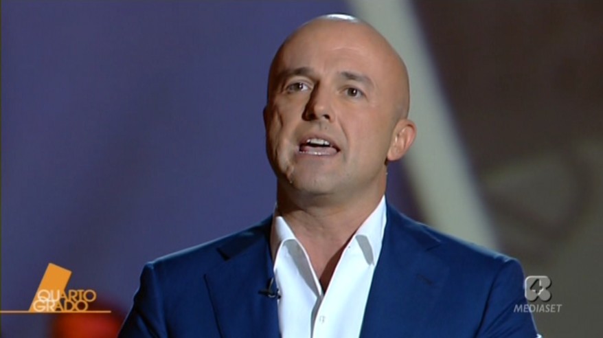 Gianluigi Nuzzi: “Virus cancellato da Renzi: meglio conduttori genuflessi?”. Un magazine domenicale per Porro su Rai 2?