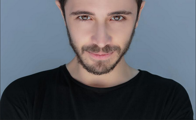 Osvaldo Supino a Blogo: “Le radio Italiane non mi passano perché canto in inglese, non ho fatto Amici e il mio sound ‘è troppo internazionale'”