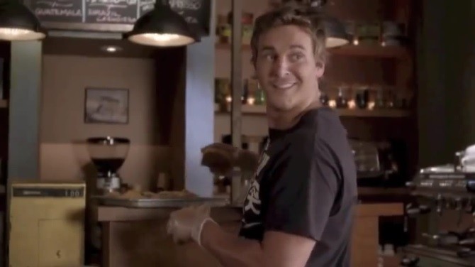 Serie Tv, novità: Steve Talley nello spinoff di Young & Hungry; iniziate le riprese di Broadchurch 3