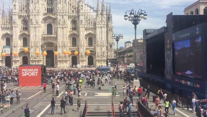 Champions League, Flash Mob Piazza Duomo, Milano