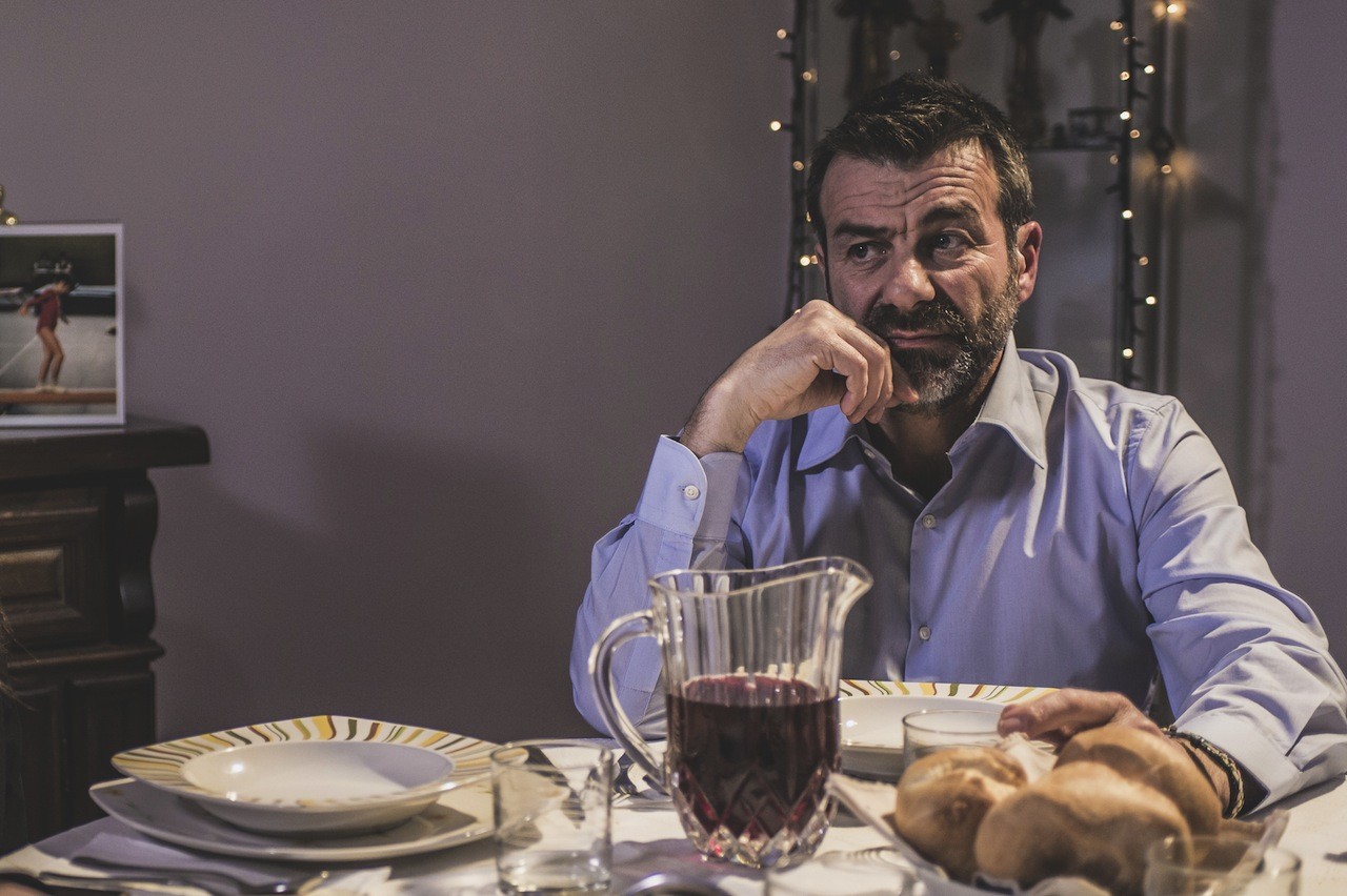 Quel Venerdì 30 Dicembre: trailer della commedia agrodolce di Tonino Abballe