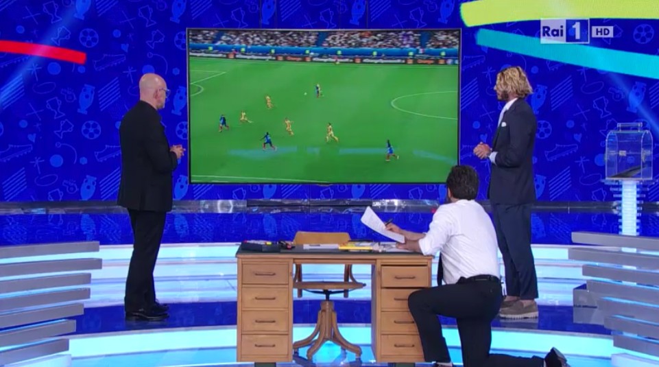 Cucina, stacchetti musicali, quiz, interviste strappalacrime. Il Grande match si dimentica il calcio parlato