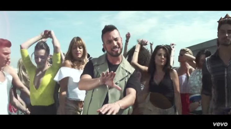 Antonino Spadaccino, Gira: testo e video ufficiale