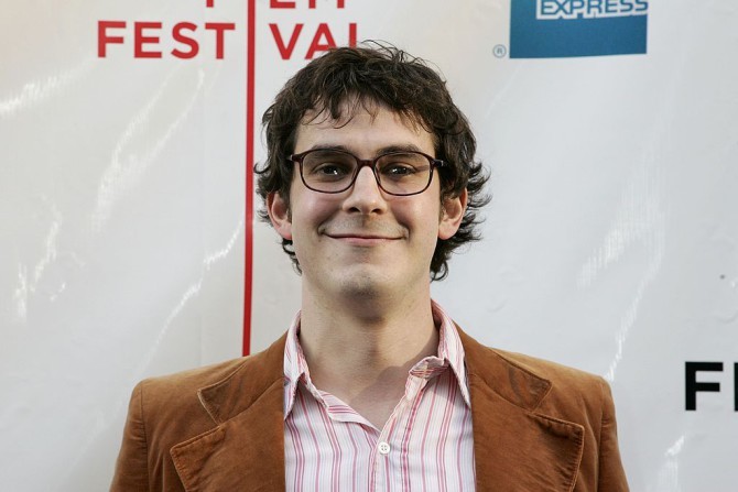 Serie TV, novità: Tate Ellington in Shameless, misterioso logo per American Horror Story