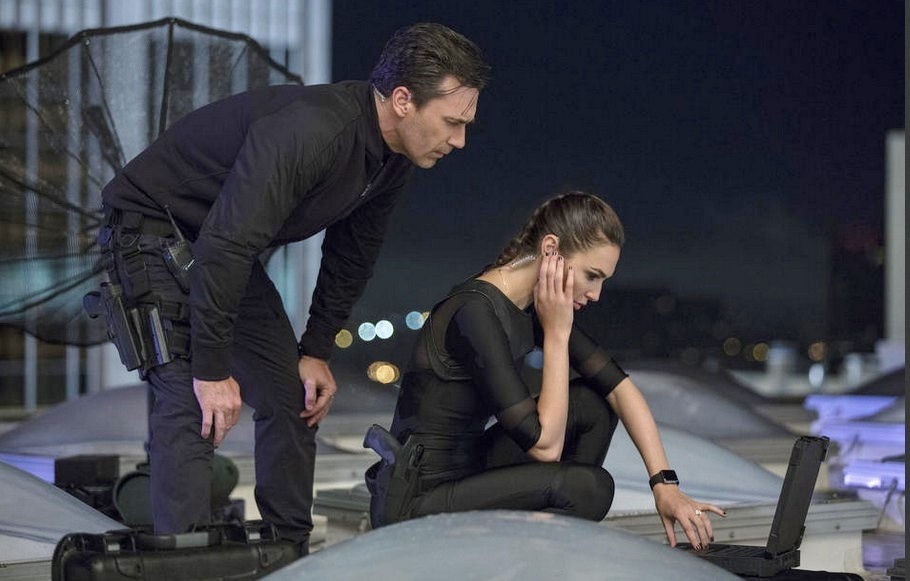 Le spie della porta accanto: trailer italiano della spy-comedy con Jon Hamm e Gal Gadot