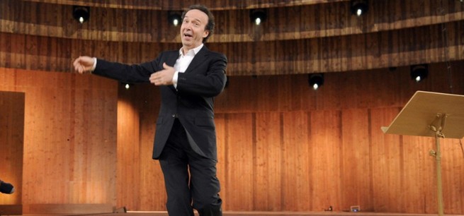 Roberto Benigni in replica su Rai1: 200 mila euro per 6 minuti inediti