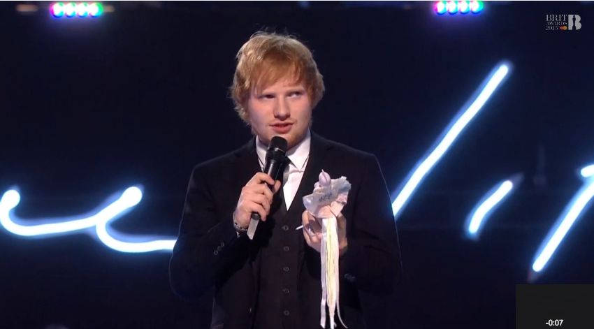 Ed Sheeran e l’accusa di plagio: Photograph troppo simile ad Amazing di Matt Cardle? Chiesti 20 milioni di dollari