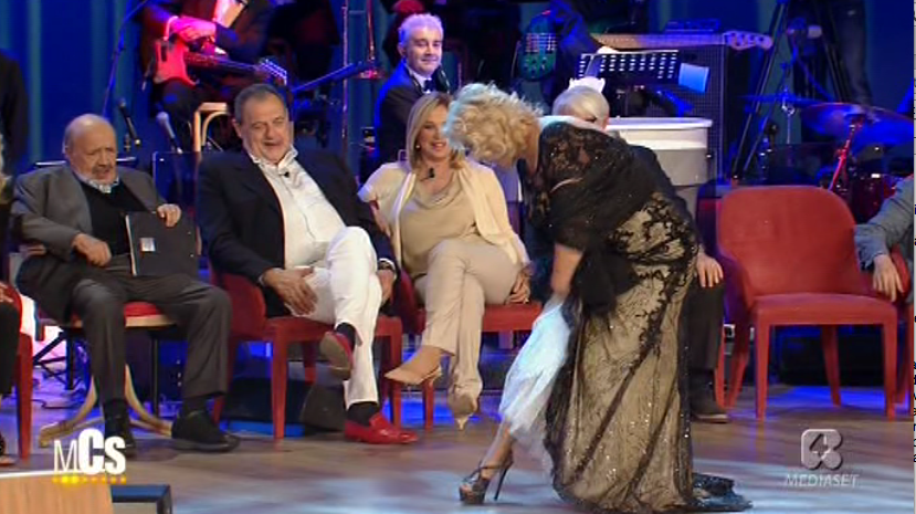 Maurizio Costanzo Show, Alberico Lemme mette a dieta Tina Cipollari: “L’ennesima cicciona!”