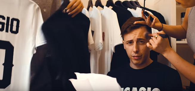 Shade, Odio le hit estive: testo e video
