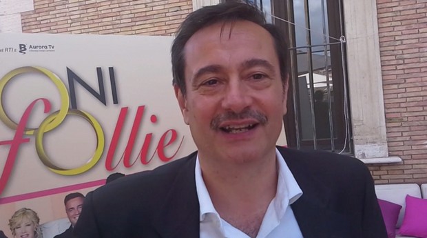 Matrimoni e altre follie: l’intervista a Simone Colombari (Video)