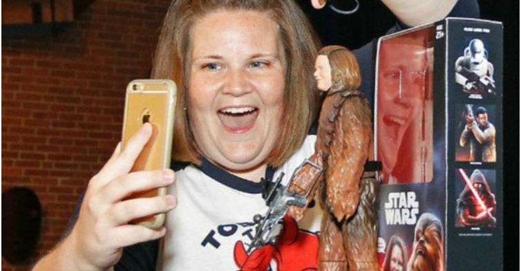 Star Wars: Hasbro svela l’action figure di “Mamma Chewbacca”