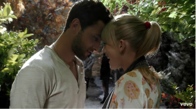 Taylor Swift e Calvin Harris si sono lasciati: 5 canzoni che parlano dei suoi ex fidanzati (e chi potrebbero essere)