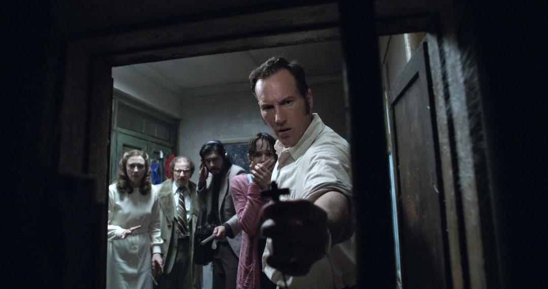 The Conjuring 2: nuova featurette in italiano sul Poltergeist di Enfield