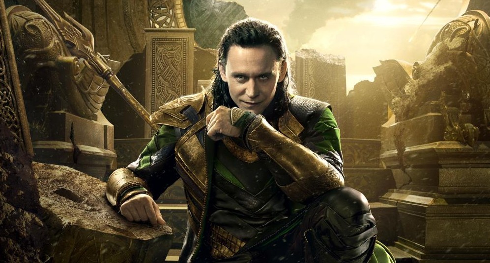 Tom Hiddleston smentisce rumor su James Bond