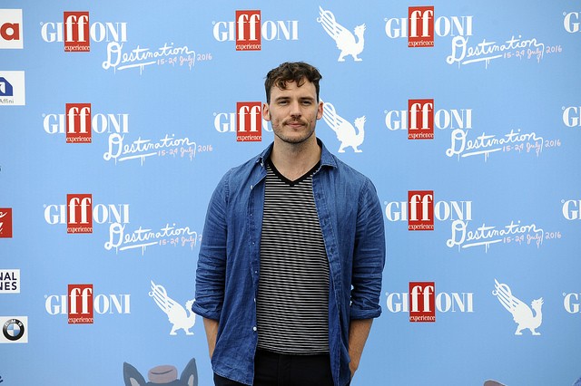 Sam Claflin calciatore in Friday: “Non vedo l’ora di arrivare sul set”